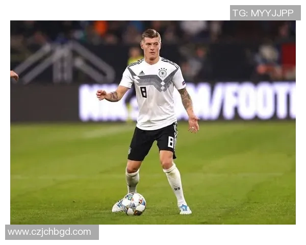 克罗斯：从中场指挥官到世界足球的战术大师之路